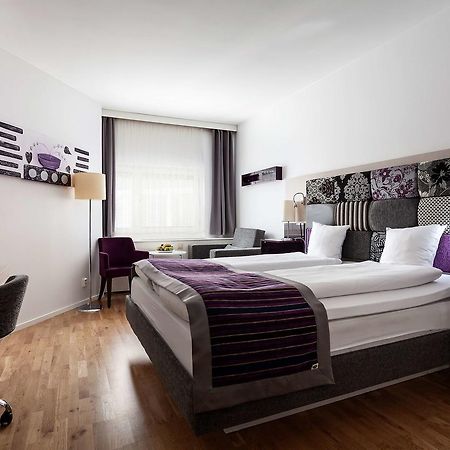 Solna Park & Hotel Екстериор снимка