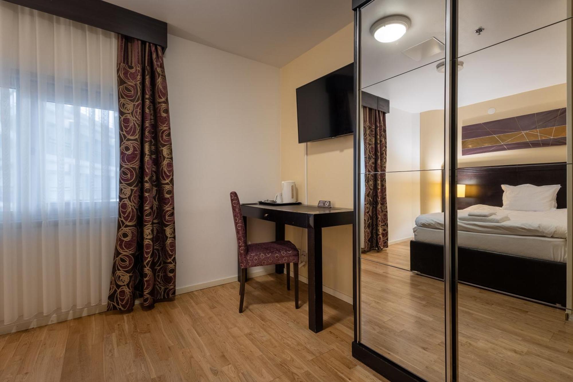 Solna Park & Hotel Екстериор снимка